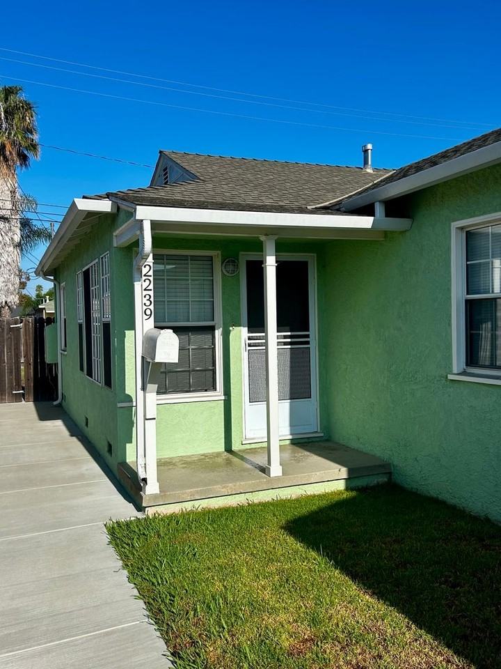 2239 Clark Ave - Photo 2 of 25