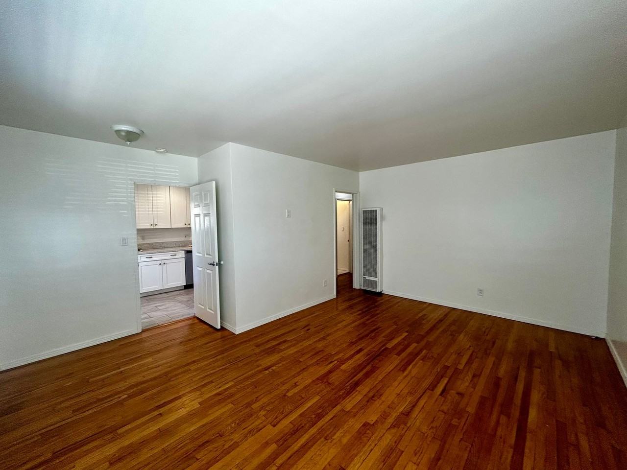 2239 Clark Ave - Photo 3 of 25
