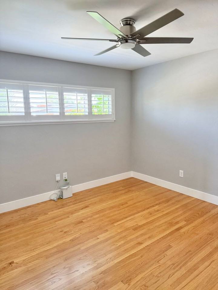 8919 Geraldine Ave - Photo 5 of 22