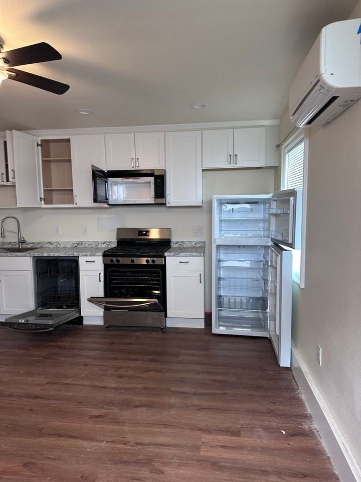 760 El Nido St - Photo 2 of 14