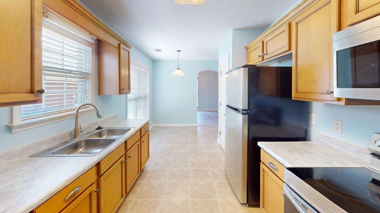 1920 Regent Rd - Photo 7 of 21