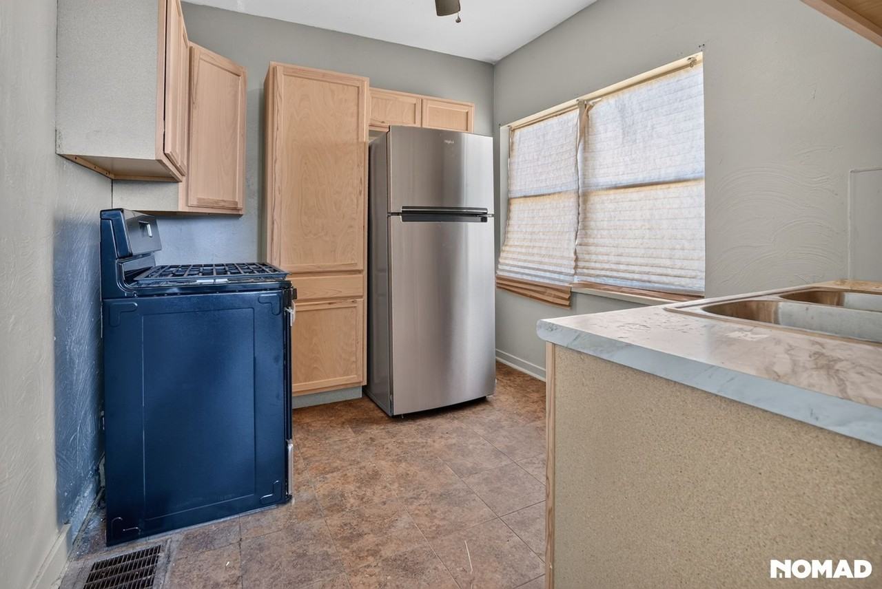 4829 Lougean Ave - Photo 2 of 26