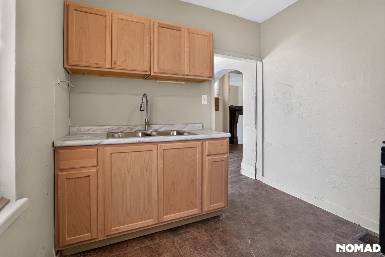 4829 Lougean Ave - Photo 3 of 26