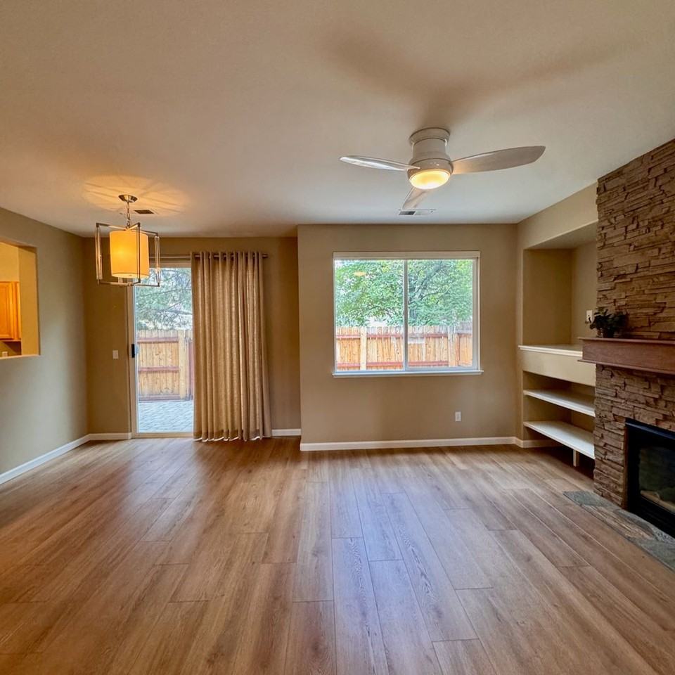 2195 Canyon Mesa Ct - Photo 5 of 15