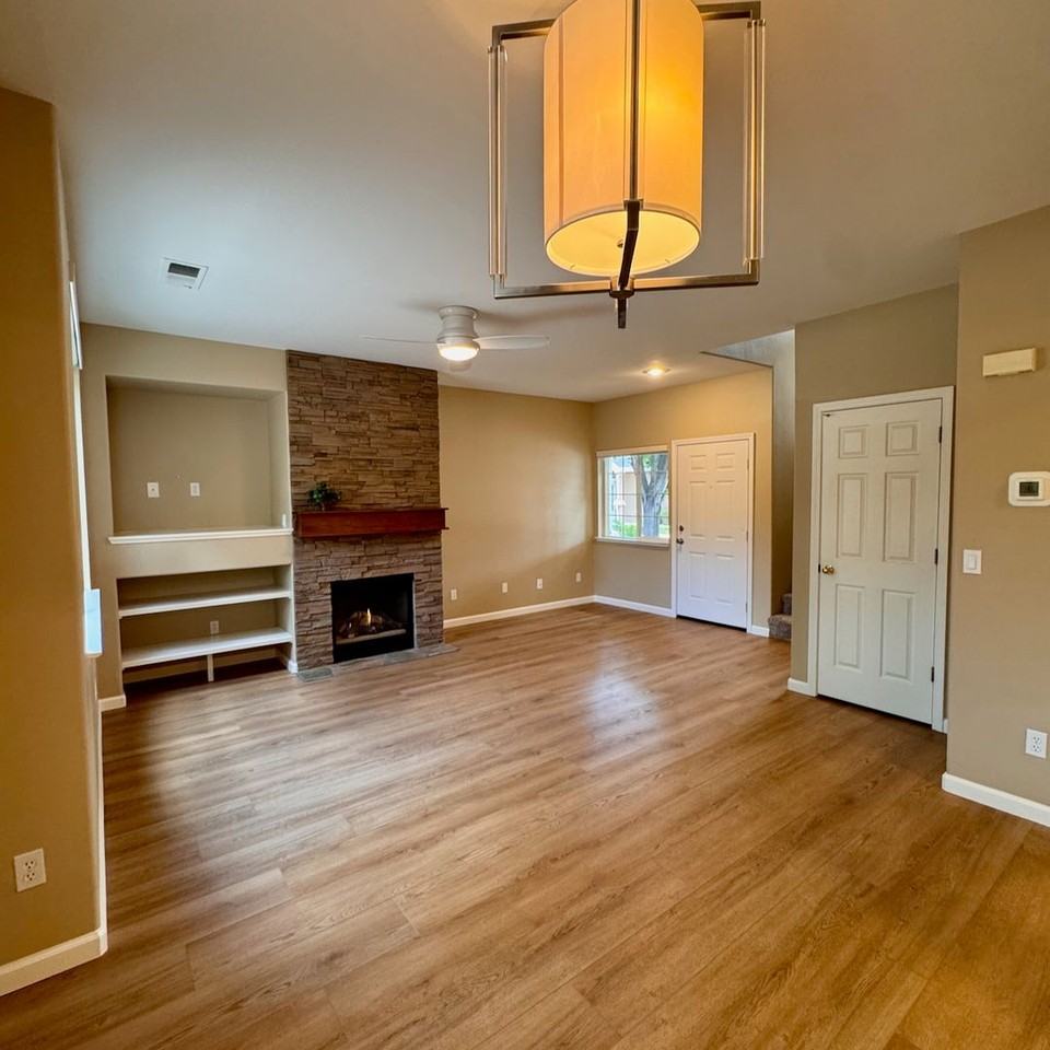 2195 Canyon Mesa Ct - Photo 6 of 15