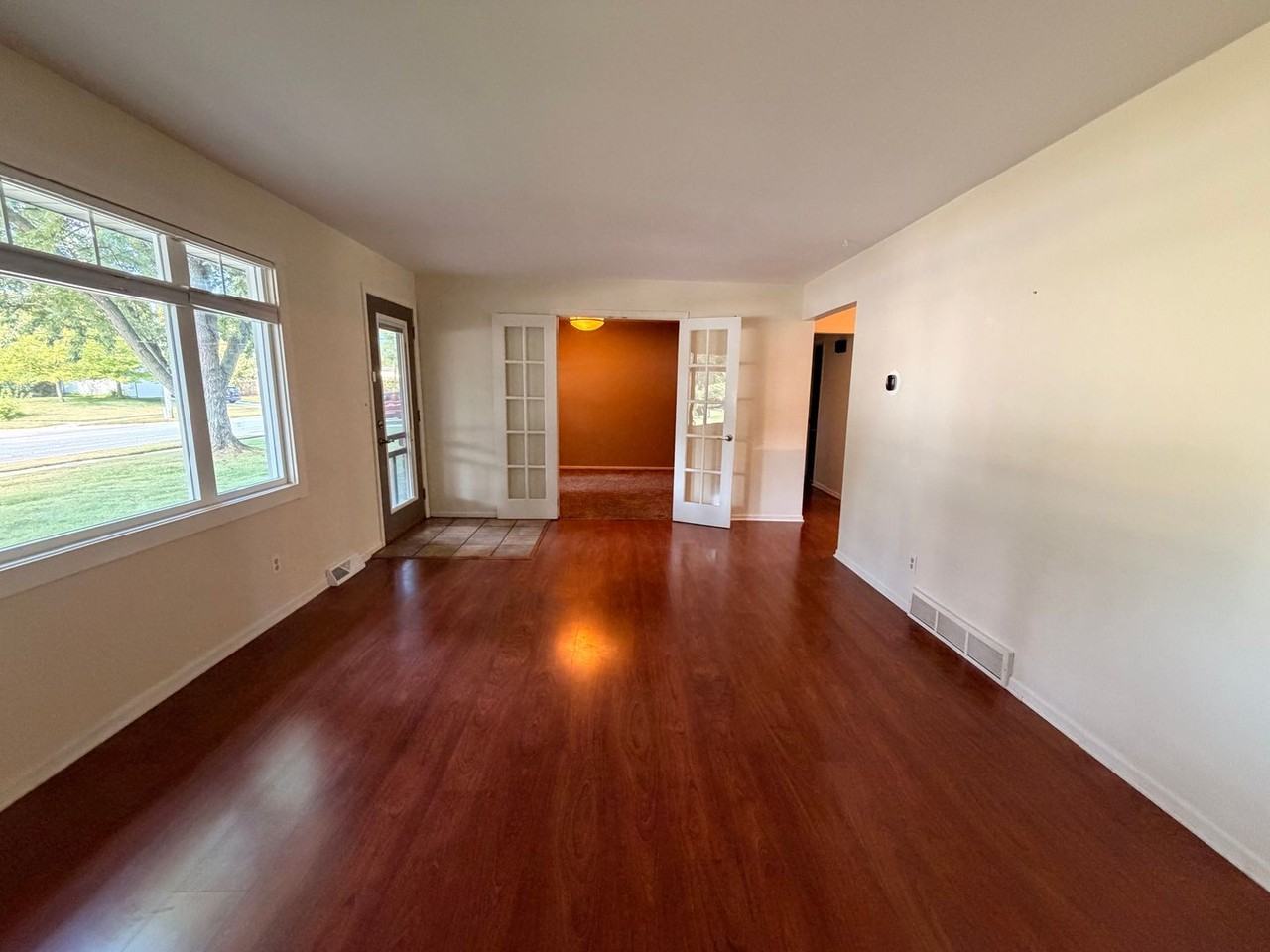 3033 New Holland St - Photo 2 of 33