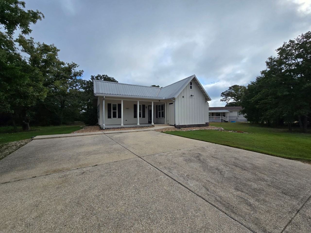 5440 Raymond Stotzer Pkwy - Photo 3 of 20
