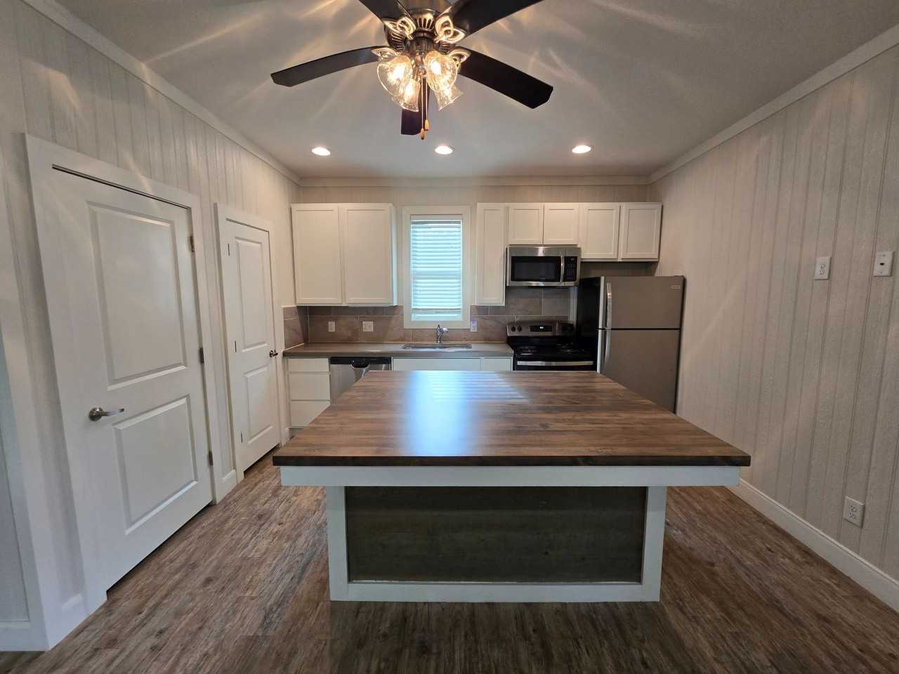 5440 Raymond Stotzer Pkwy - Photo 7 of 20