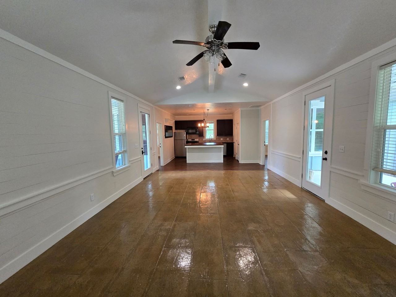 5424 Raymond Stotzer Pkwy - Photo 5 of 19