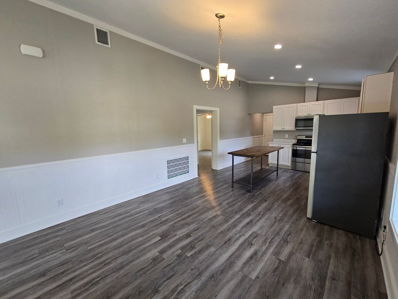5416 Raymond Stotzer Pkwy - Photo 6 of 26