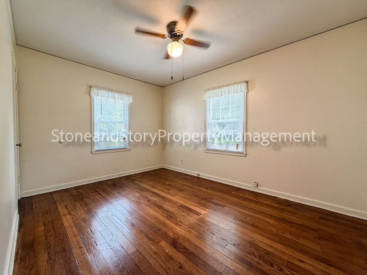 1726 Sw Medford Ave - Photo 6 of 24