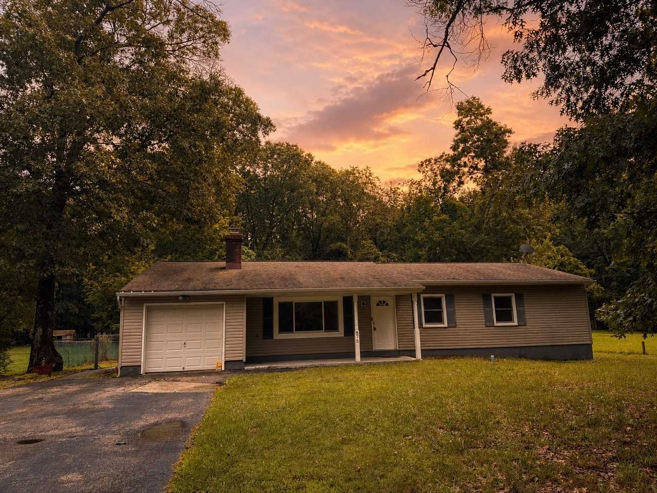 875 Bowman Rd - Photo 2 of 26