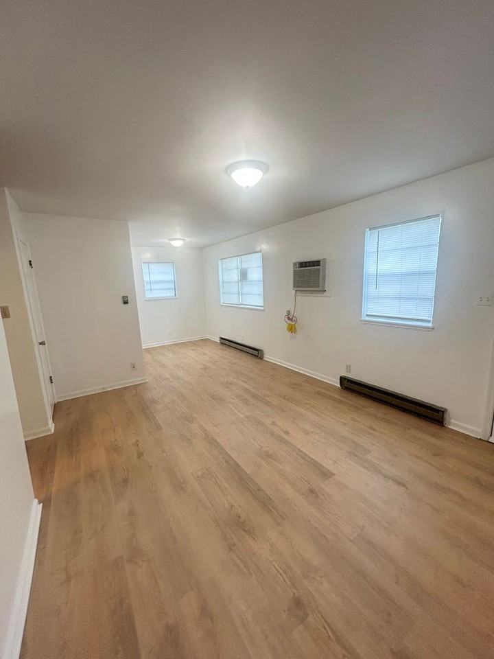 812 S Alston Ave - Photo 4 of 12