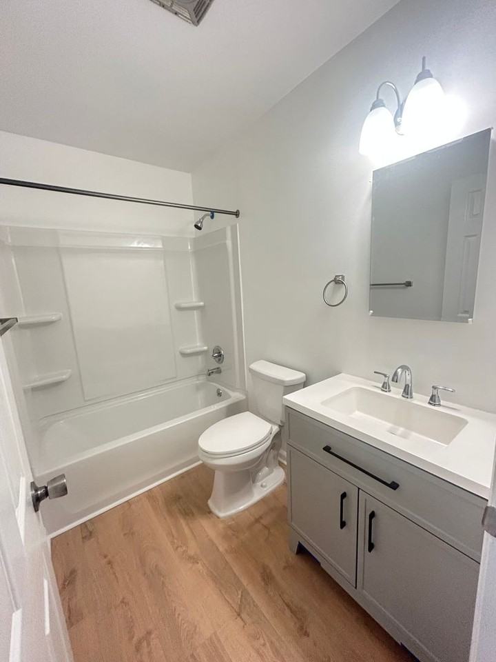 812 S Alston Ave - Photo 7 of 12