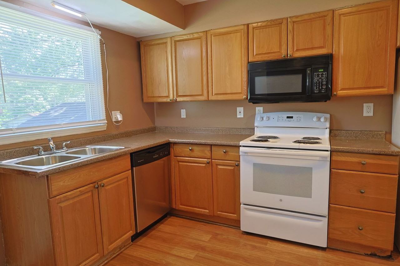 325 Caithness Rd