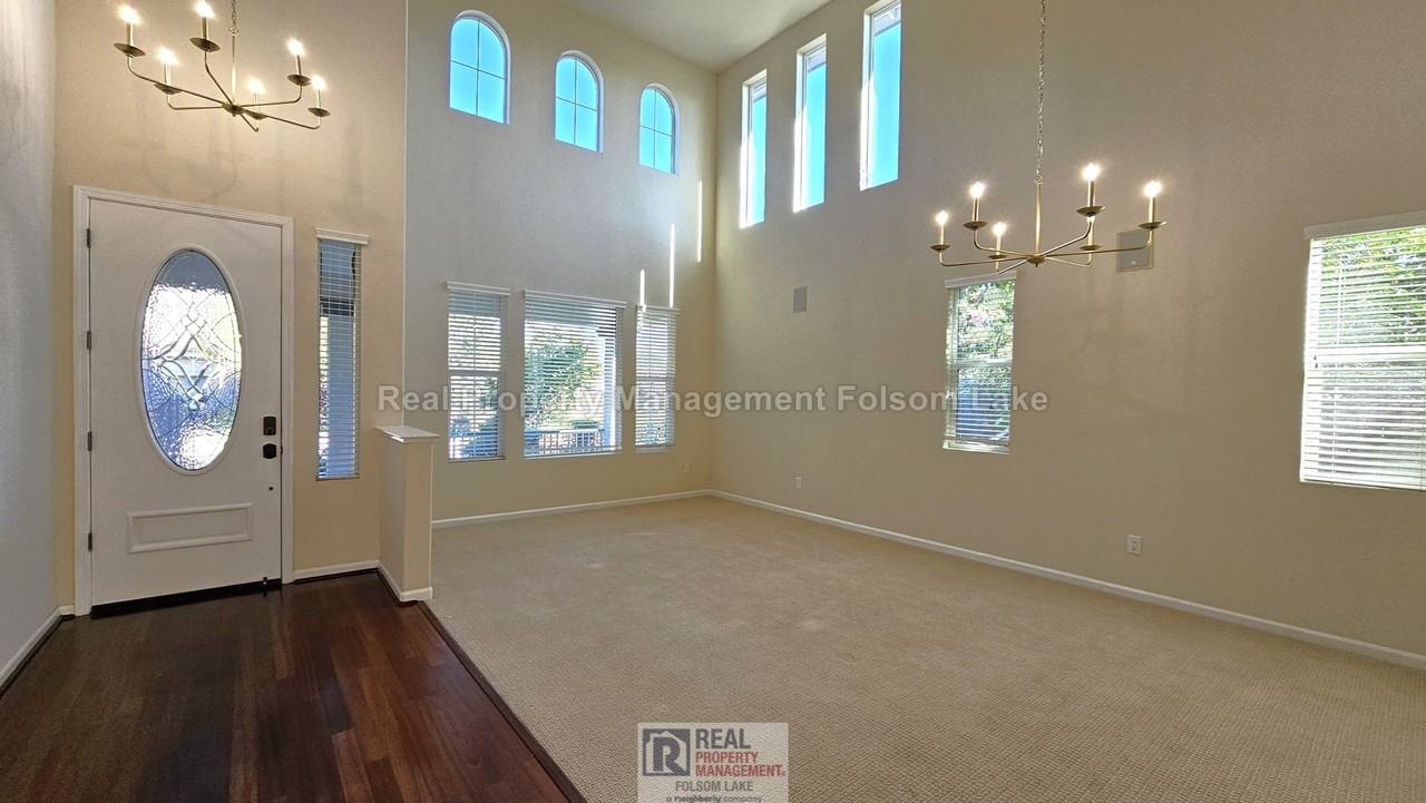 4446 Menaggio Way - Photo 3 of 31