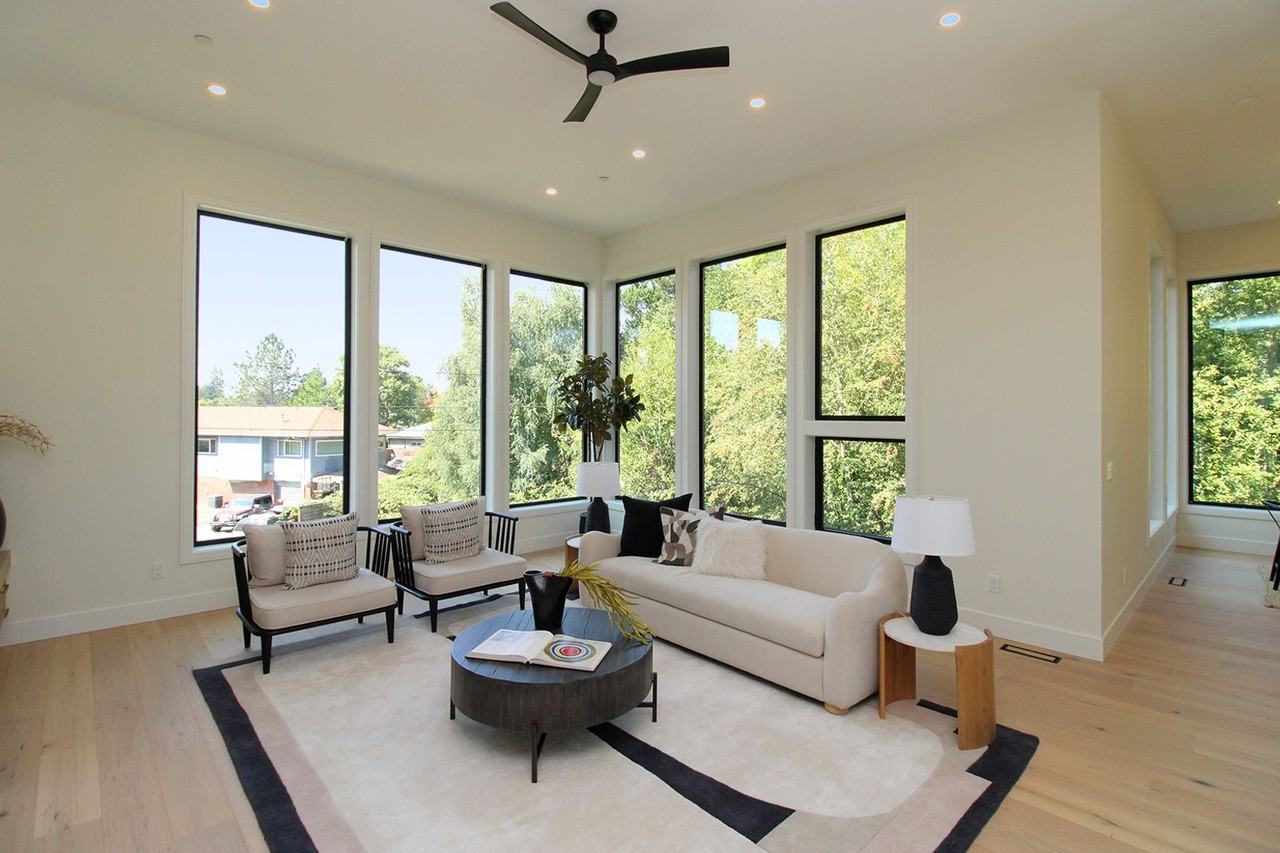 6233 Sw Hamilton Way - Photo 4 of 34