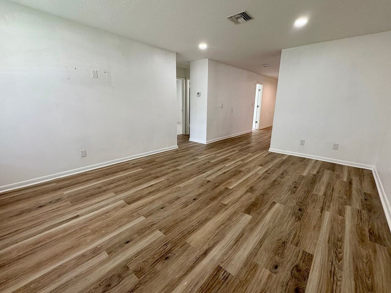 1135 Sw Spruce St - Photo 4 of 13