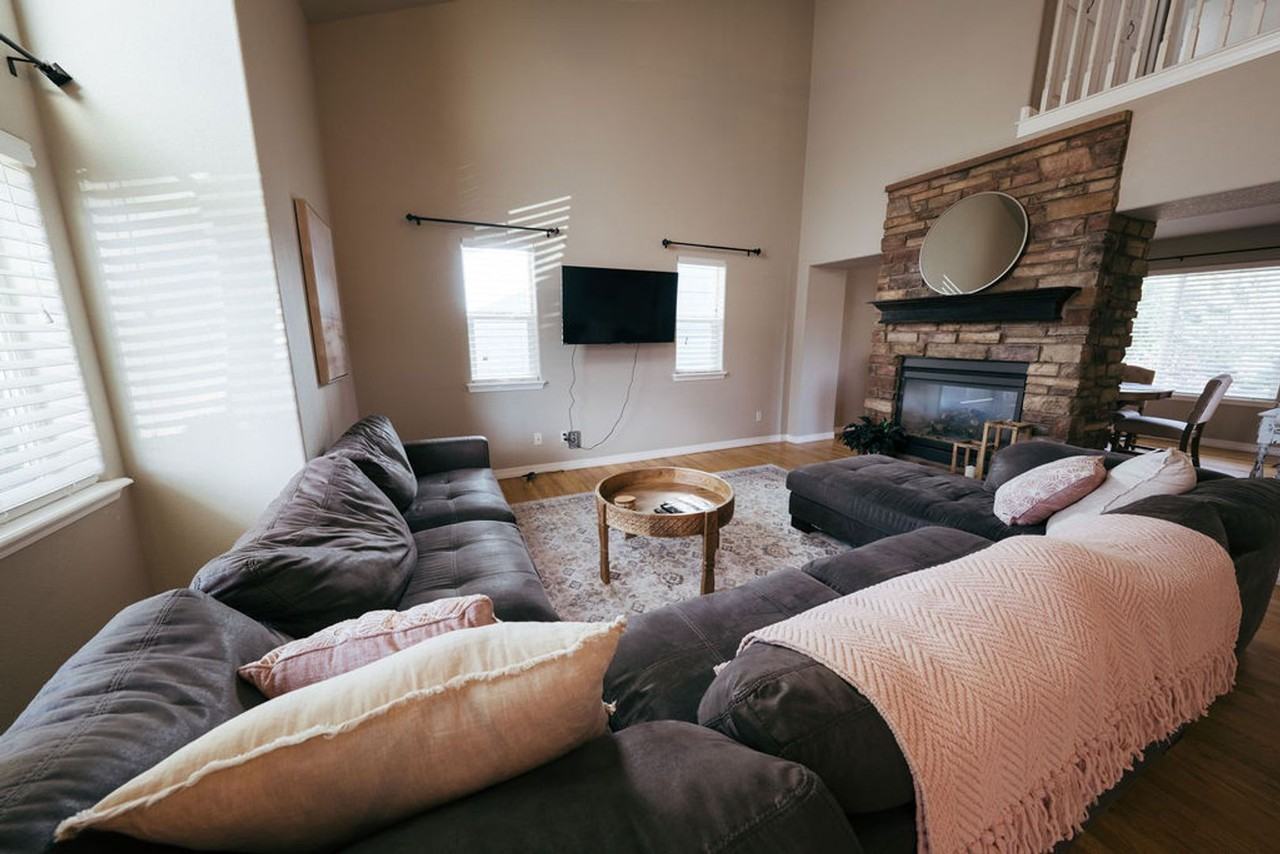5246 Balsam St - Photo 5 of 32