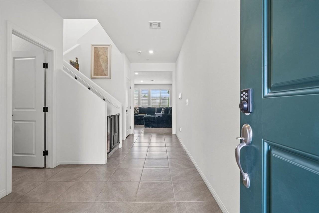 10021 Locking Biner Ave - Photo 2 of 23