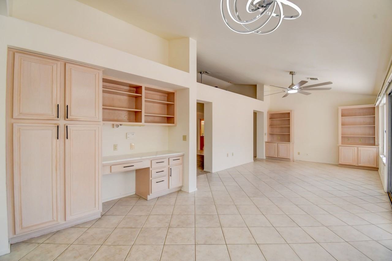 2433 Sunup Dr - Photo 6 of 29