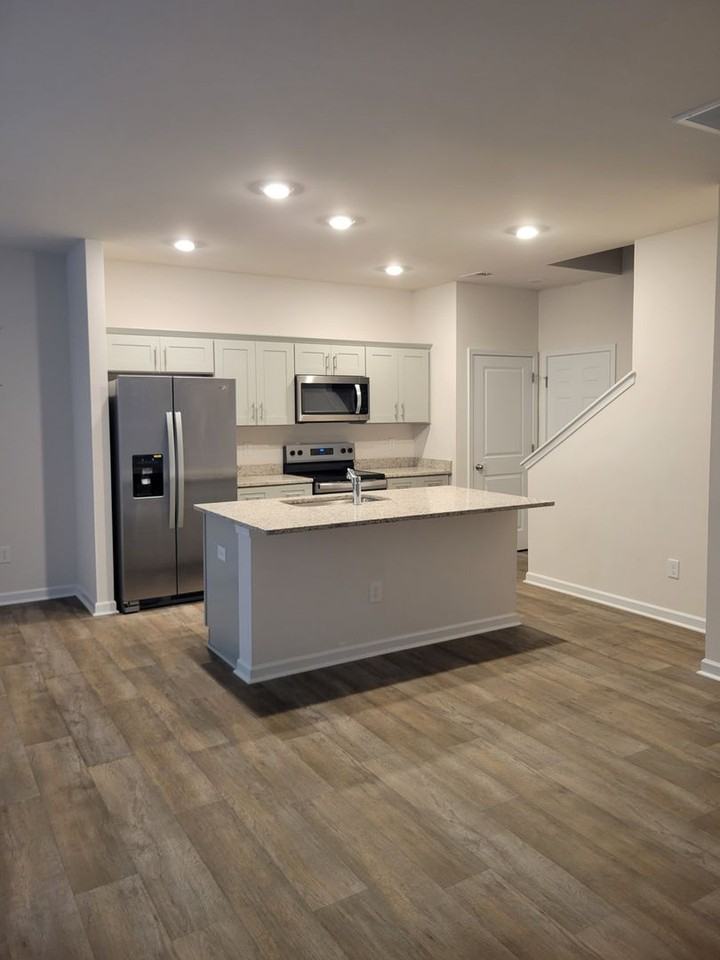 1325 Broholmer Ln - Photo 2 of 15