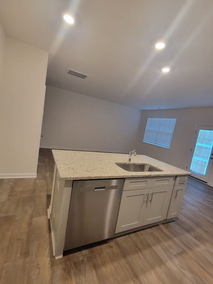 1325 Broholmer Ln - Photo 3 of 15