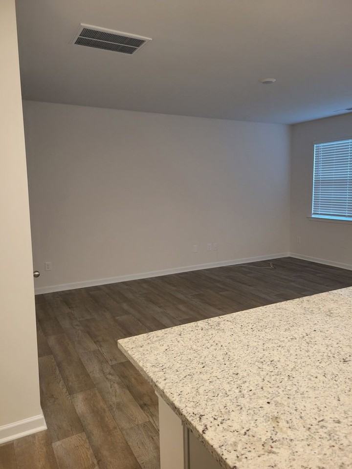1325 Broholmer Ln - Photo 5 of 15