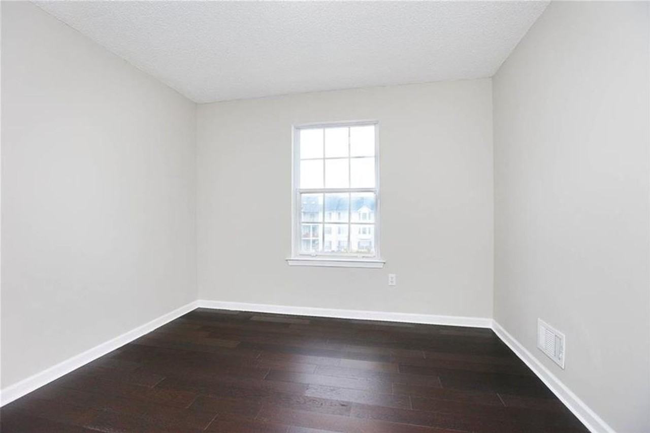 155 Darwin Ln - Photo 5 of 30