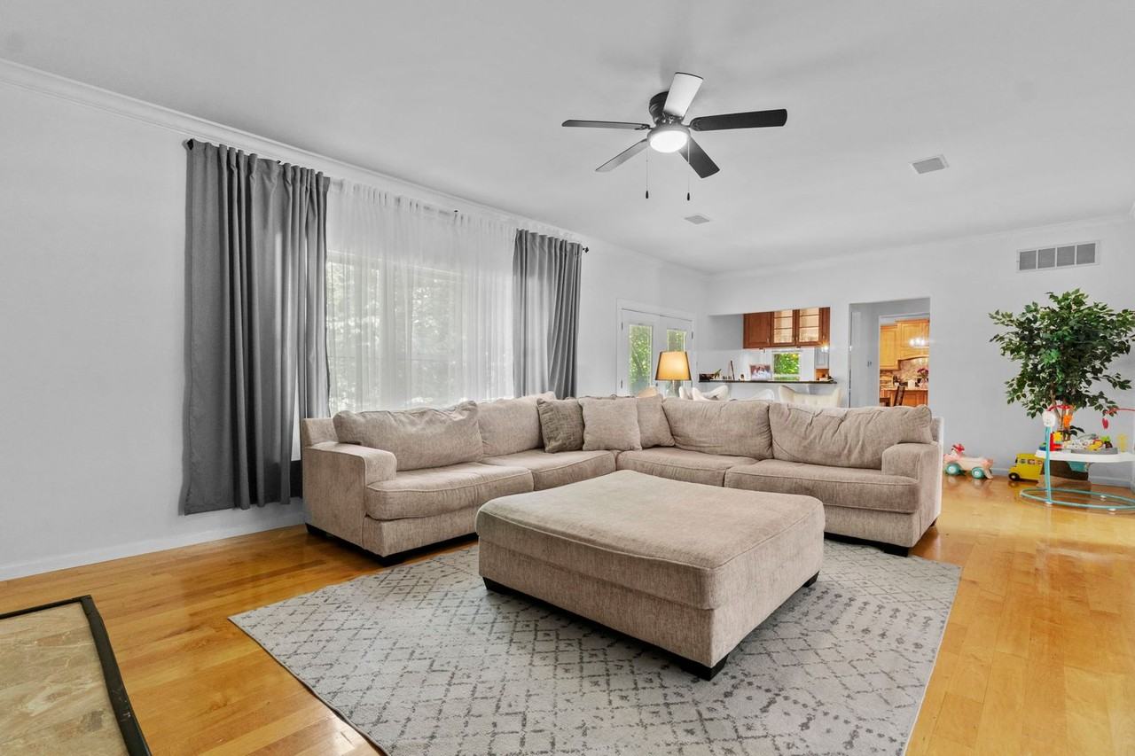16611 Highland Summit Dr - Photo 2 of 48