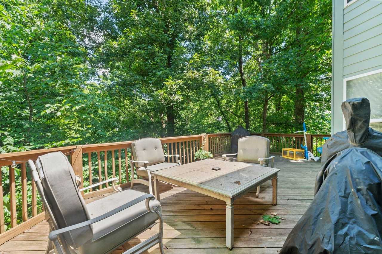 16611 Highland Summit Dr - Photo 7 of 48
