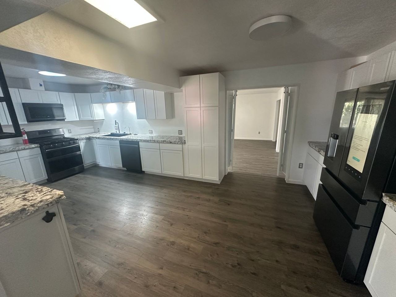 8117 Princess Jeanne Ave Ne - Photo 4 of 14