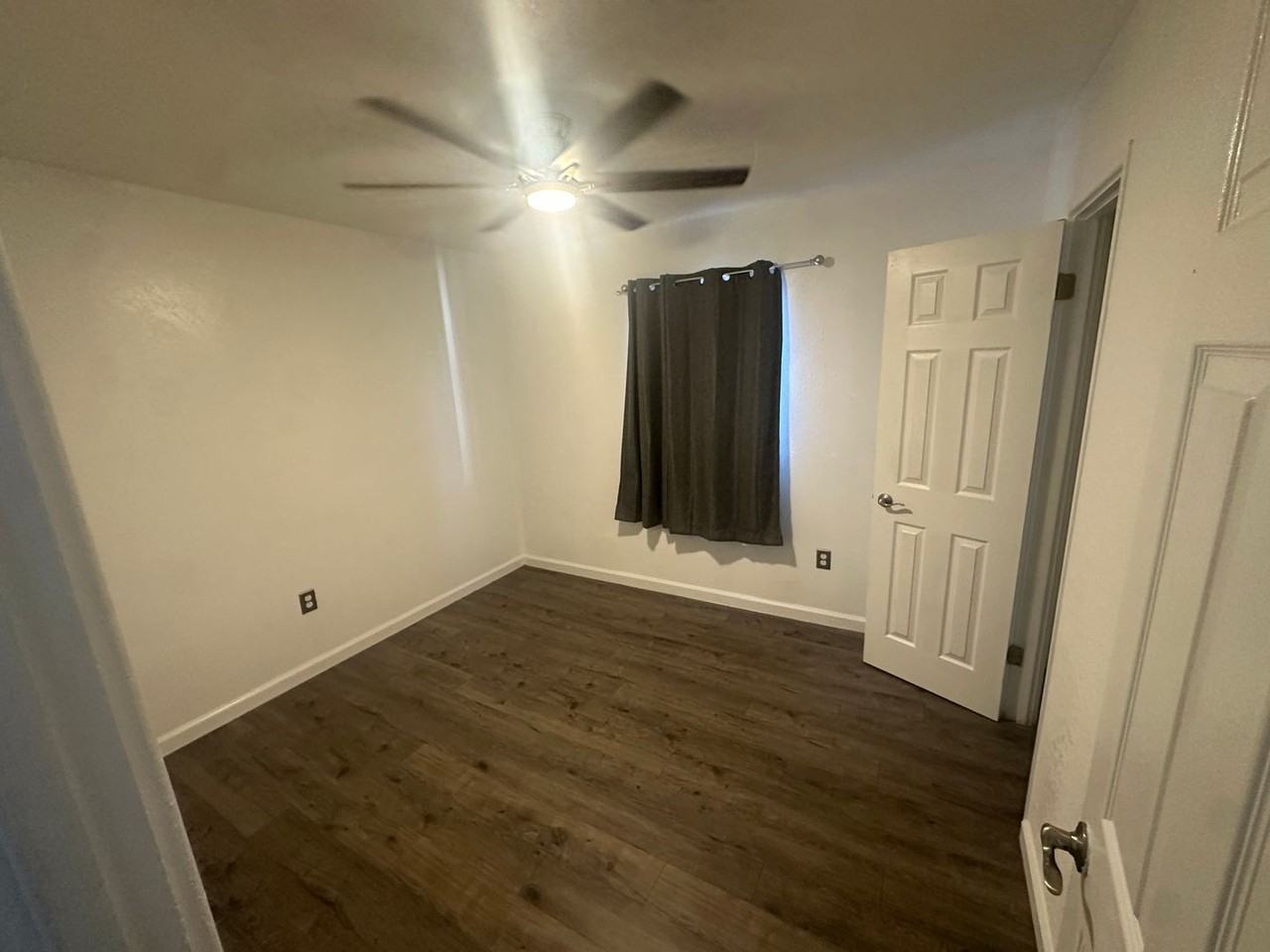 8117 Princess Jeanne Ave Ne - Photo 5 of 14