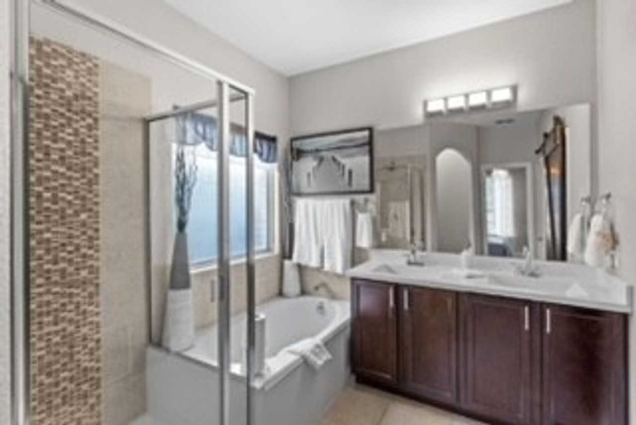 1420 Alamandine Ave - Photo 5 of 24