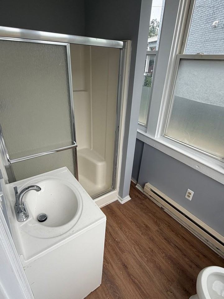 917 Ingraham St Nw - Photo 2 of 22