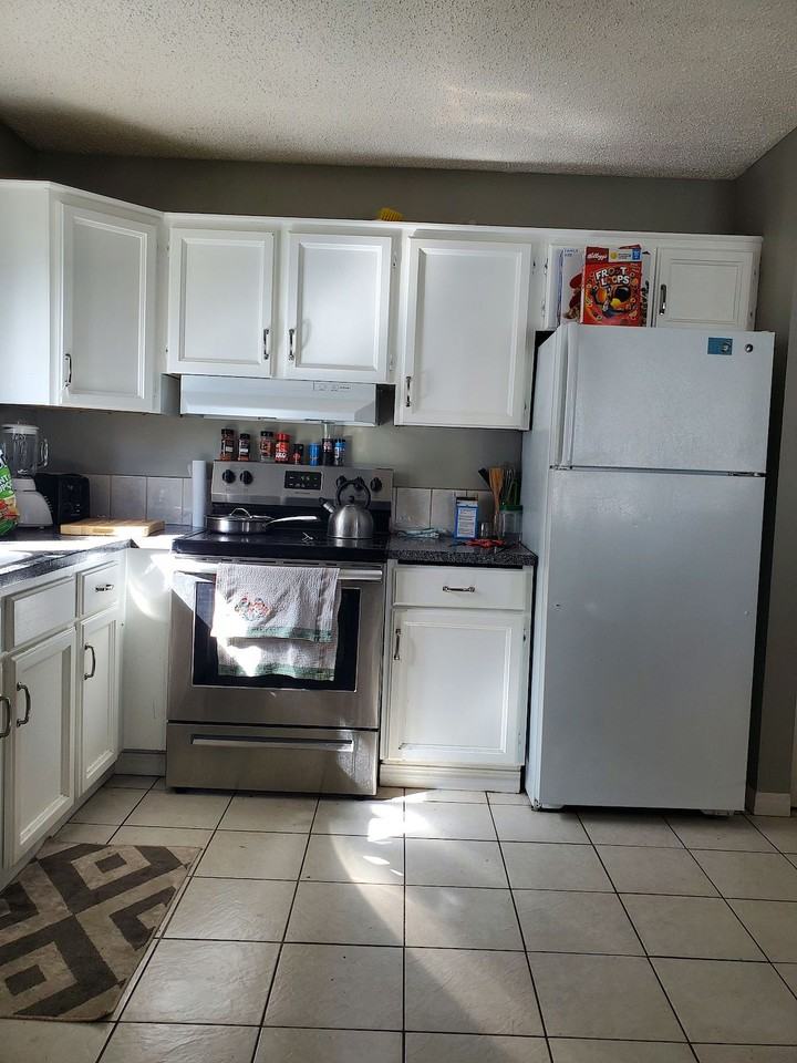 4216 -4216 8 Ave Se - Photo 4 of 8