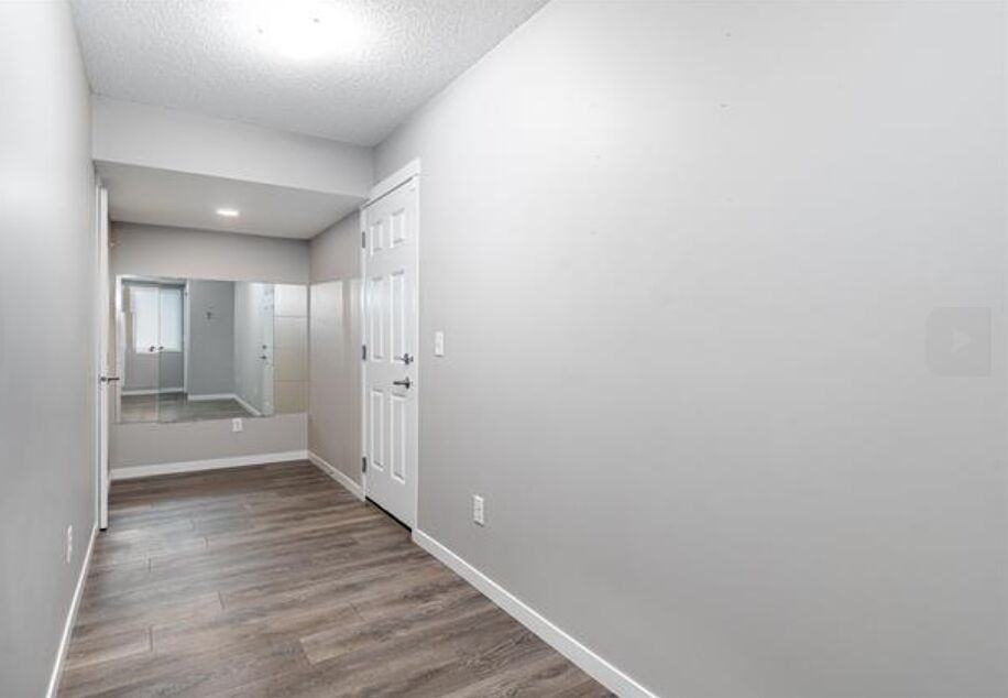 17254 9a Ave Sw - Photo 2 of 21
