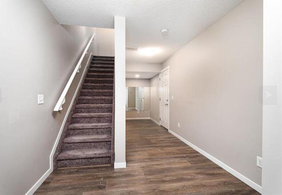 17254 9a Ave Sw - Photo 4 of 21