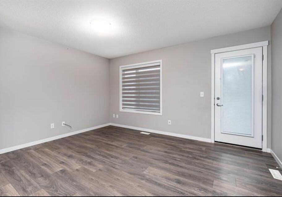 17254 9a Ave Sw - Photo 7 of 21