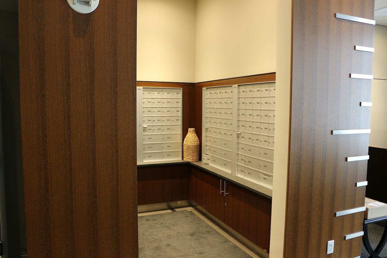 888 Solaire Building - Photo 5 of 45