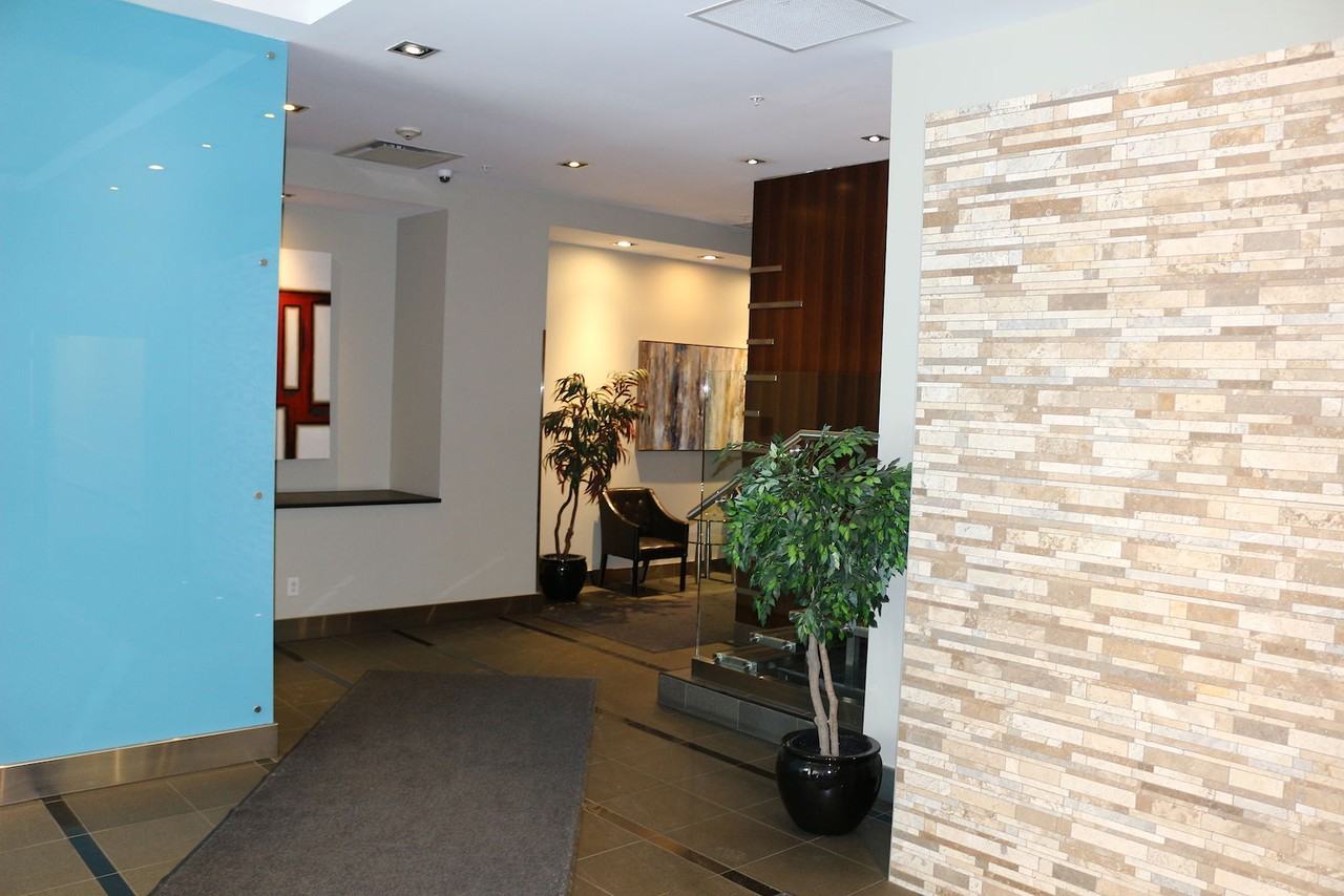 888 Solaire Building - Photo 6 of 45