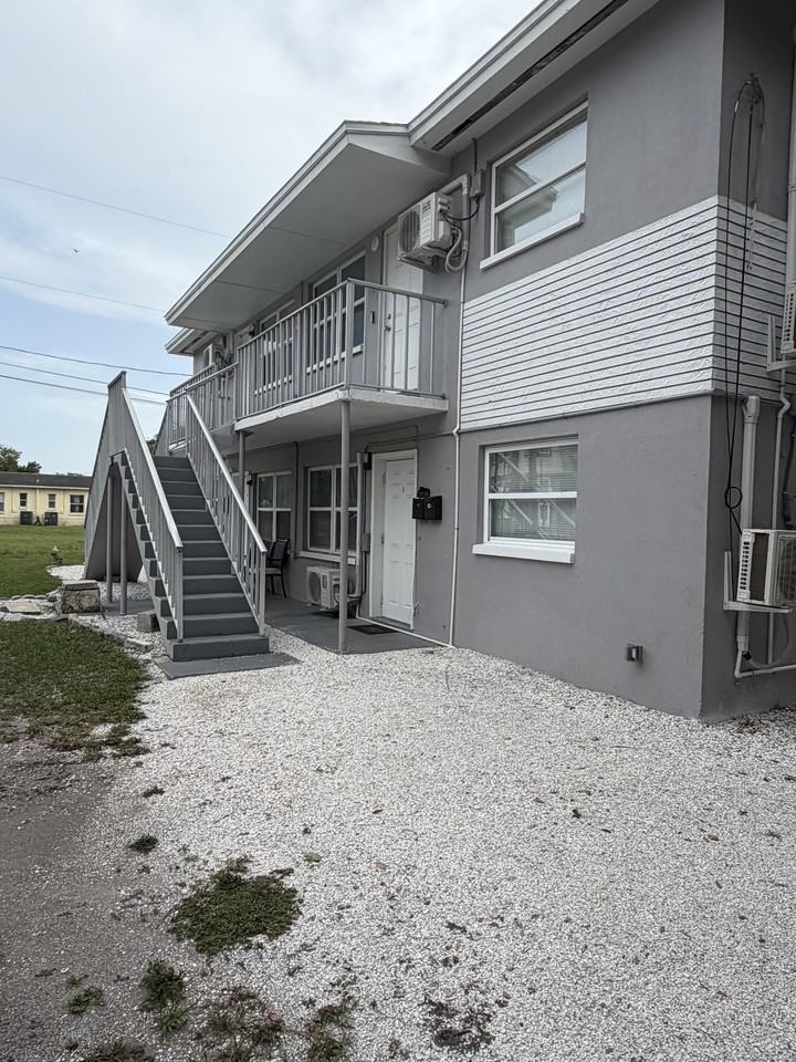 363 Ridge Rd N #C - Photo 2 of 8