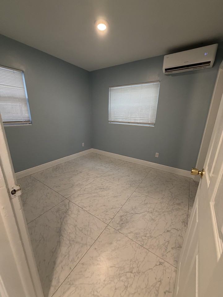 363 Ridge Rd N #C - Photo 7 of 8