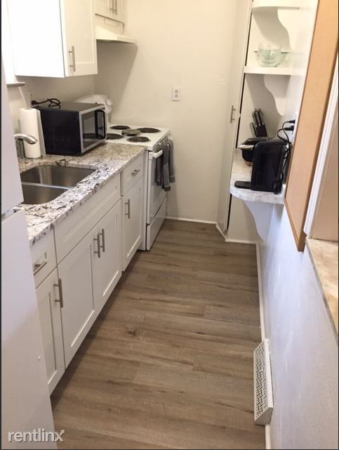 110 S 12th St #D - Photo 7 of 8