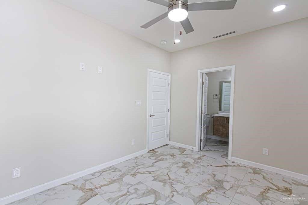 405 N Emerald Ave #3 - Photo 3 of 19