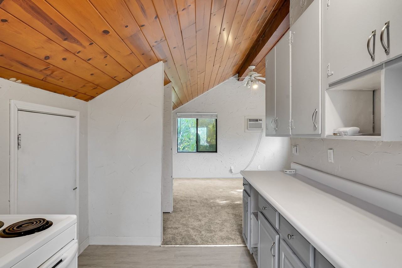 1338 Homestead Ave #NA - Photo 4 of 12