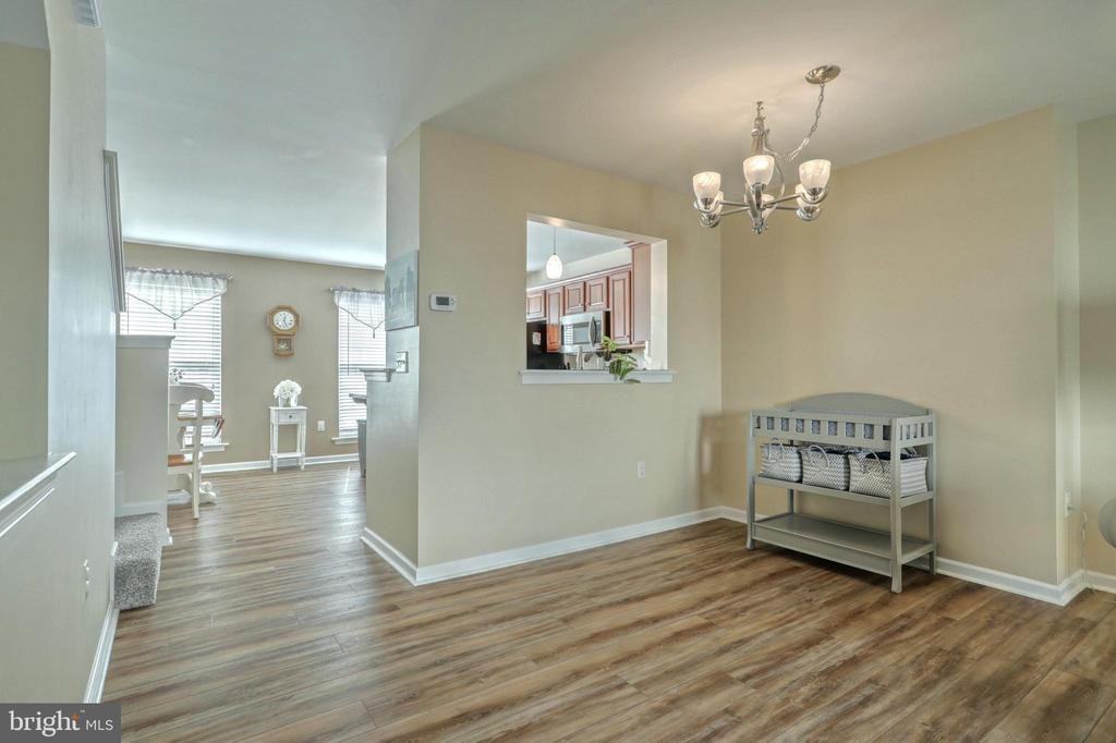 2723 Foxshire Dr #2723 - Photo 3 of 26