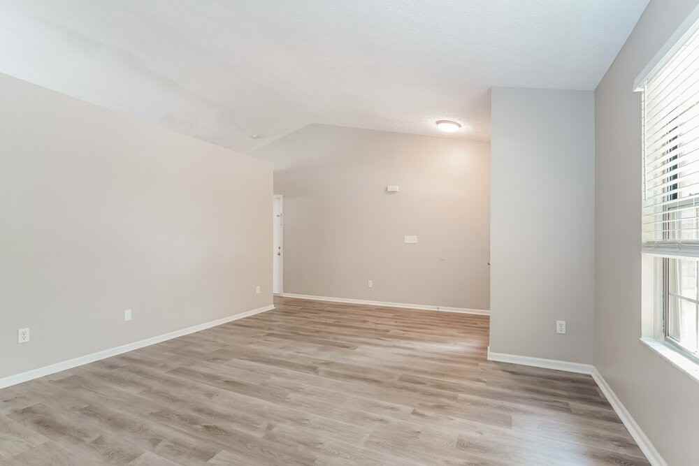 4634 Teller St - Photo 6 of 18
