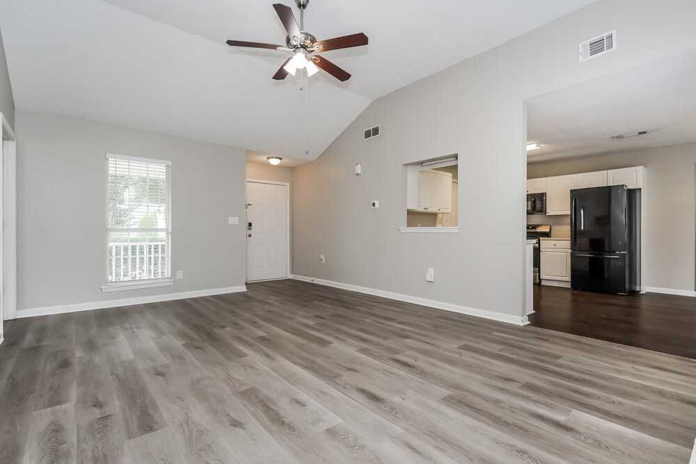 172 Regency Park Dr - Photo 4 of 16