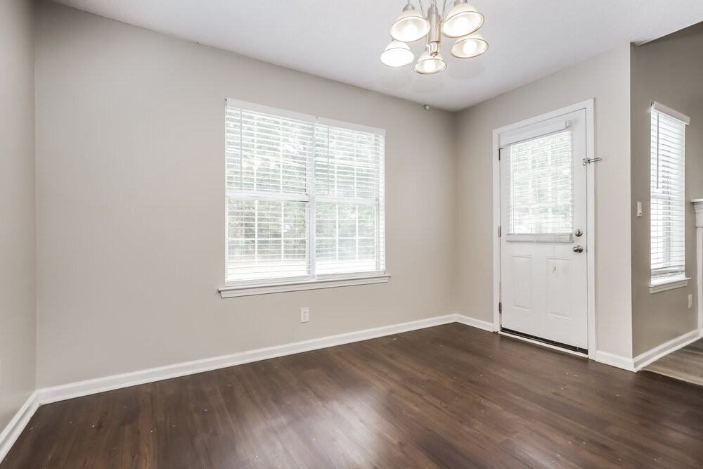 172 Regency Park Dr - Photo 5 of 16